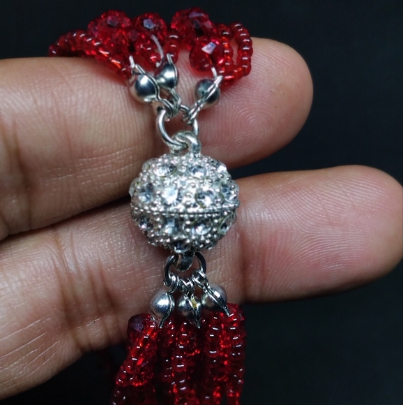 Gatsby style red bead bracelet with magnetic clasp - Picture 6 of 6